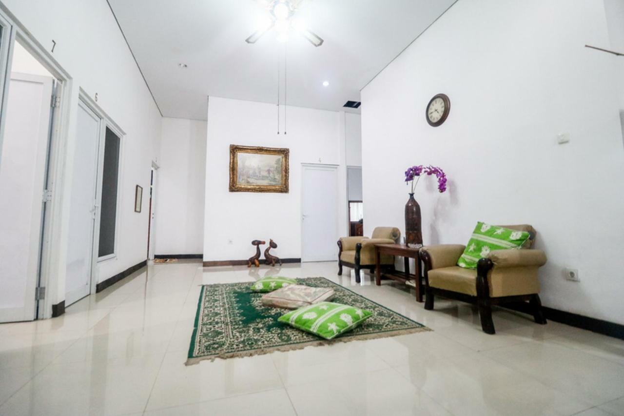 Готель Reddoorz Syariah At Lampung Walk Бандар-Лампунг Екстер'єр фото